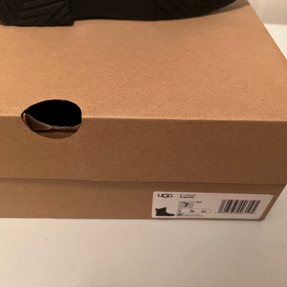 NEW UGG Naiyah Bootie UGGpure Wool Sheepskin Treadlite Winter Boot Black - Picture 9 of 10